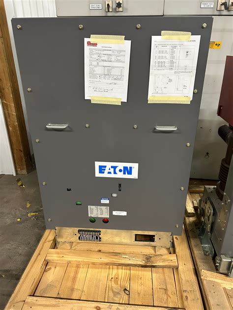 eaton 1200a circuit breakers